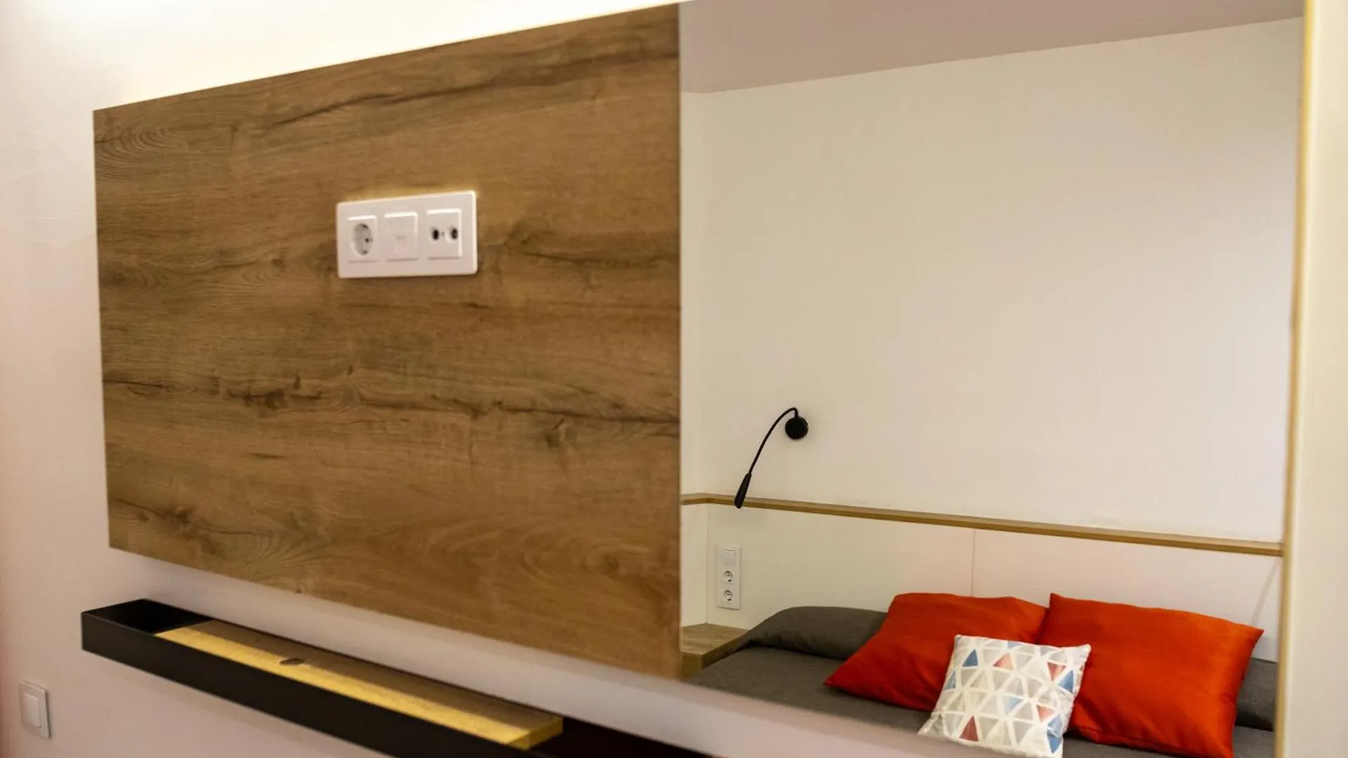 Apartamentos Sunway Apollo Sitges 0*,  Spanien