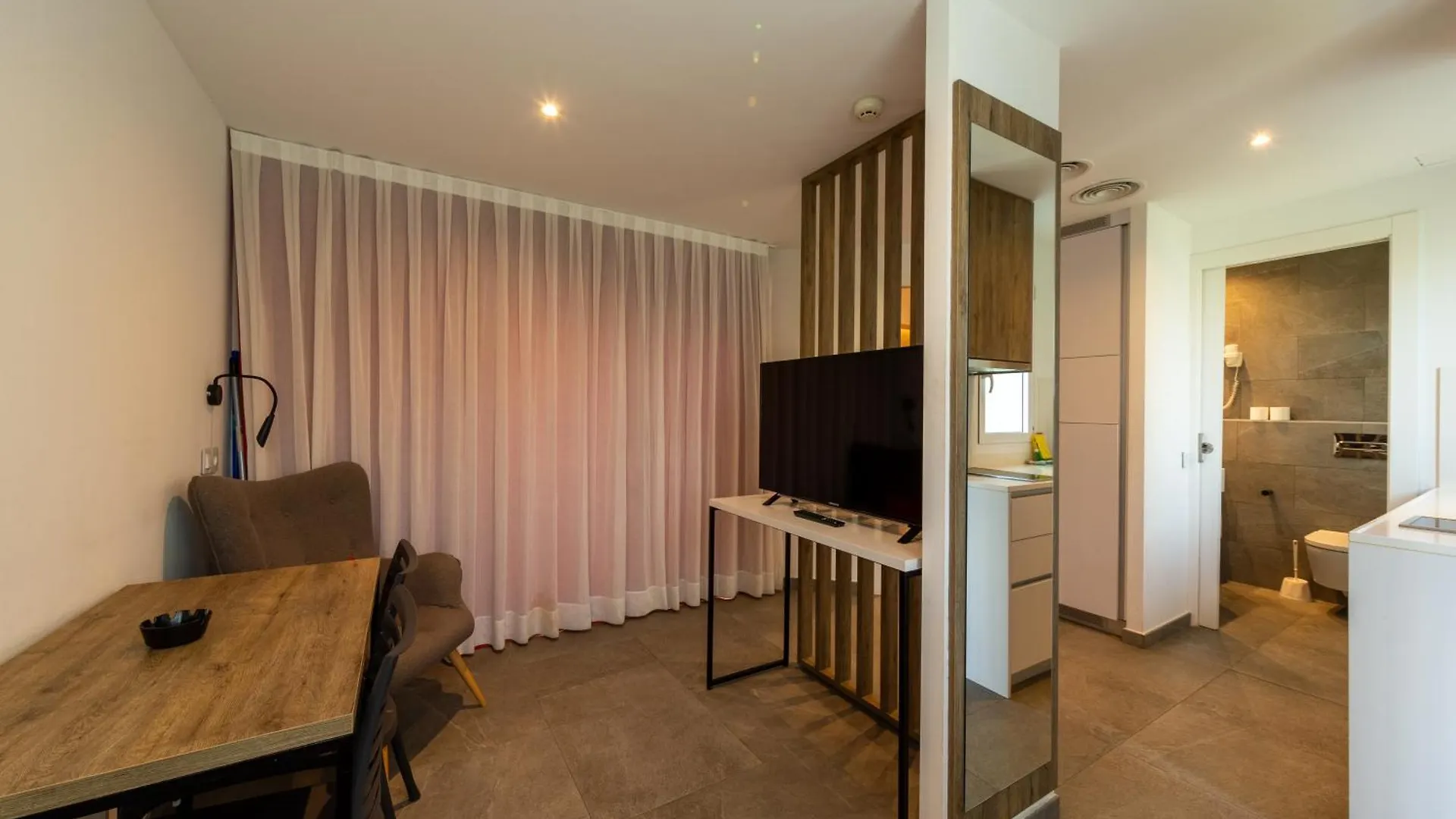 Apartamentos Sunway Apollo Sitges 0*,  Spanien