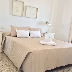 https://hola-apartments-14-3.in-canary-islands.com